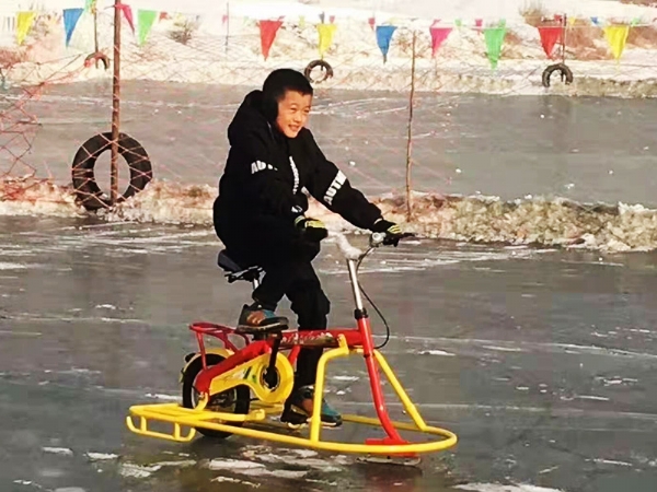 冰雪地自行車